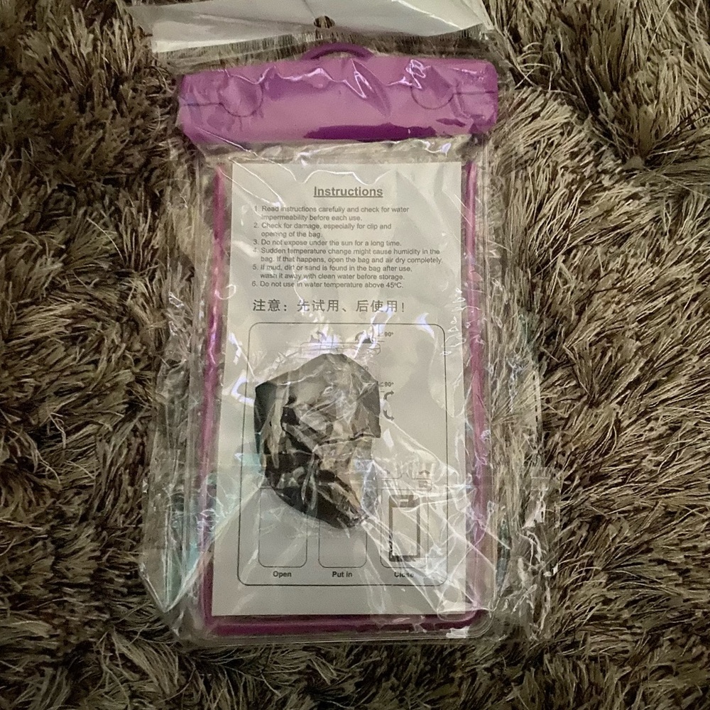 New in package waterproof iPhone protector cover - Picture 2 of 3